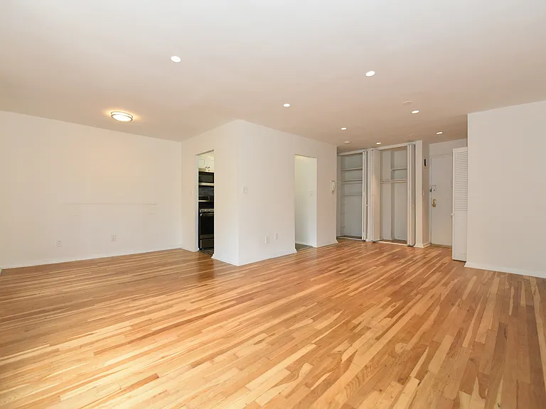 87-01 Midland Pkwy #5H — Photo 3