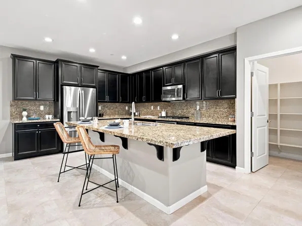 3943 Summit Dr, Tracy, CA 95377