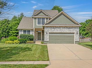 895 N Diane Dr, Olathe, KS 66061