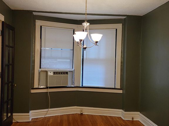 3rd image of 4714 S Grand Blvd #1