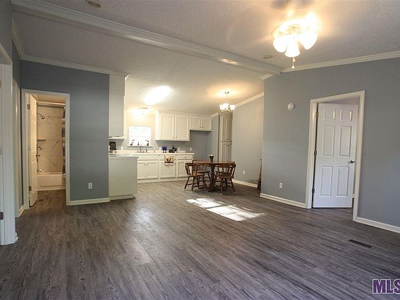 3rd image of 15473 Palmetto Ln