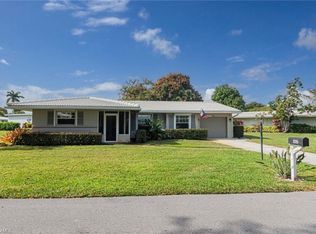 62 Lanai Cir, Naples, FL 34112