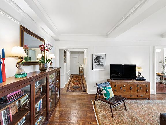 4th image of 170 2nd Ave APT 6D
