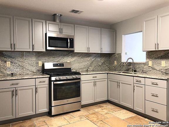 5th image of 1302 W Lullwood Ave