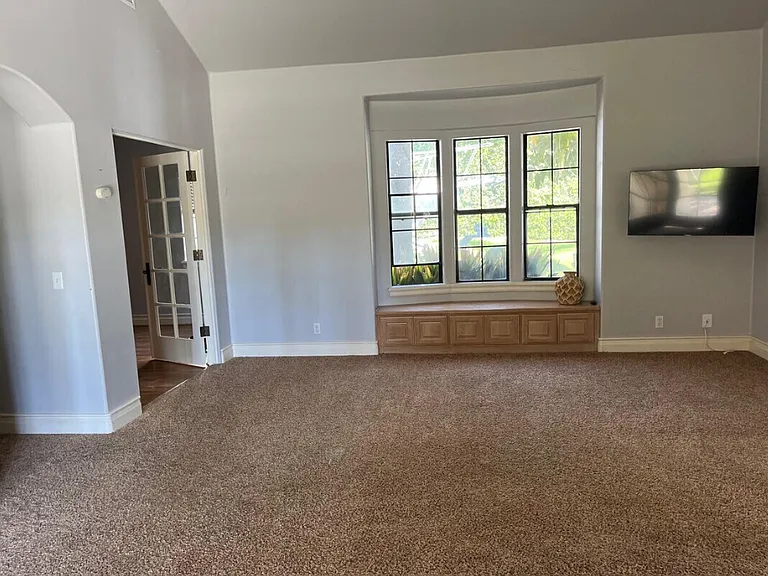 2857 N Las Posas Cir — Photo 16