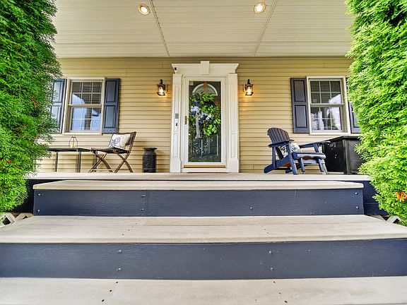 4th image of 5944 Crest Dr