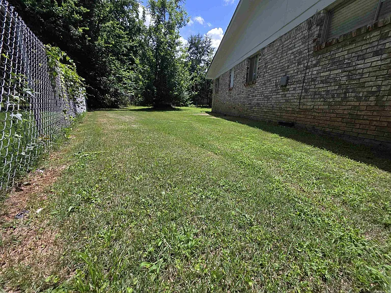 5 Clint Ct #B — Photo 13