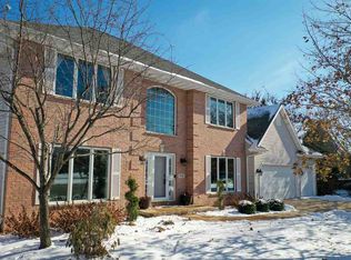 752 Saddlebrook Ct, Neenah, WI 54956