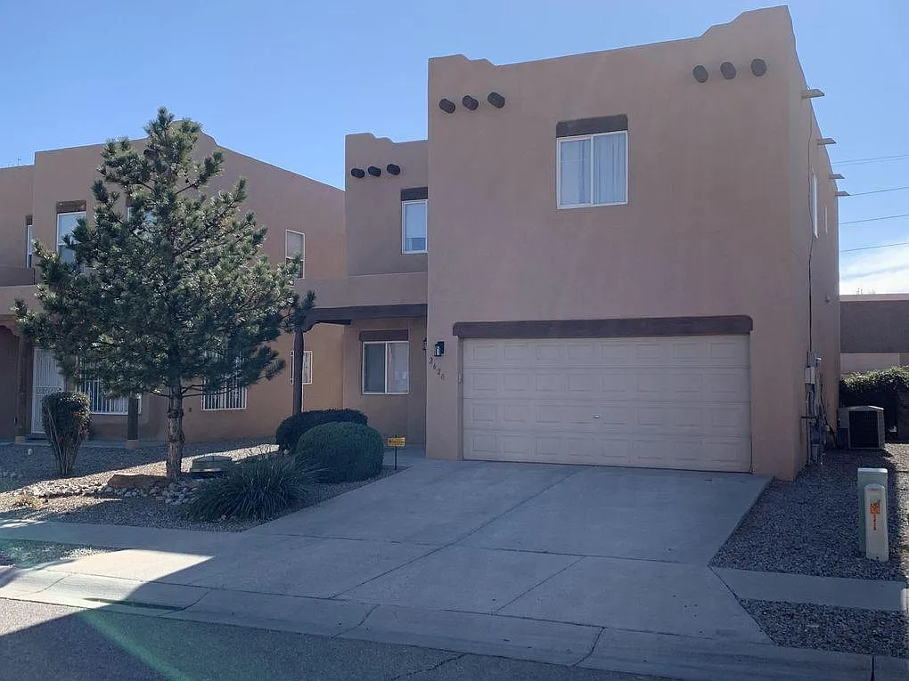 2620 Sarita Ave NW — Photo 1