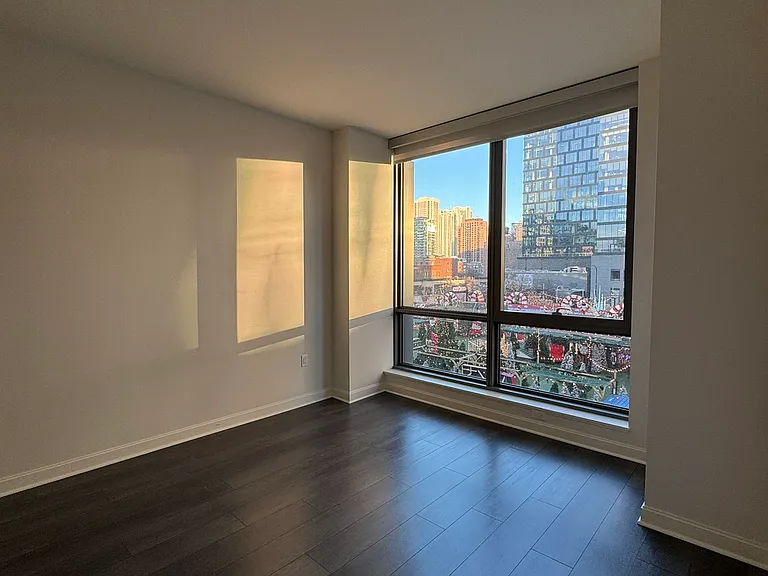 118 N Peoria St #305 — Photo 6