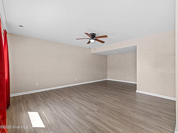 4th image of 416 Myrtlewood Circle