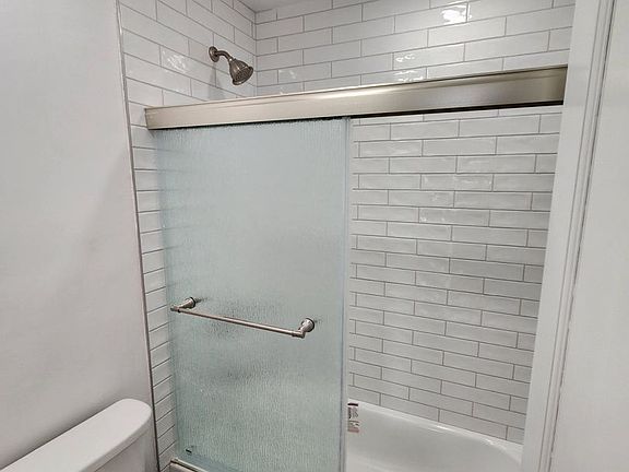 5th image of 1885 Diamond St #318
