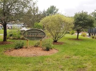 8 Robin Cir APT 1, Norton, MA 02766