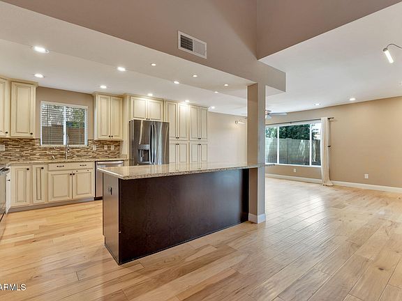 5th image of 2323 W PARK Avenue