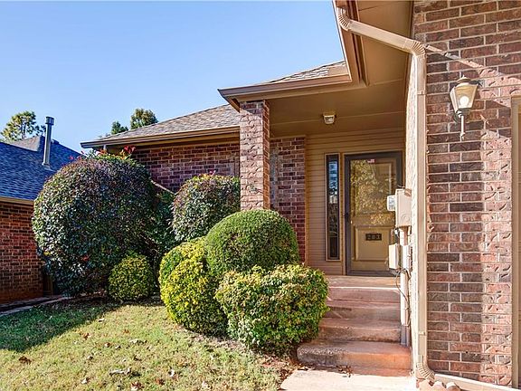4th image of 203 Woodbridge Cir