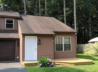 10 Arrow Wood Pl, Malta, NY 12020