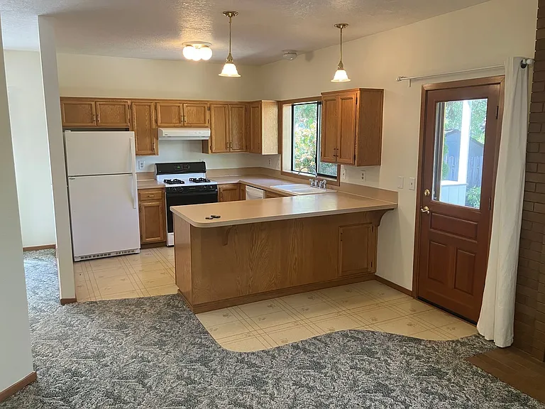 1325 Elser Dr SE — Photo 11