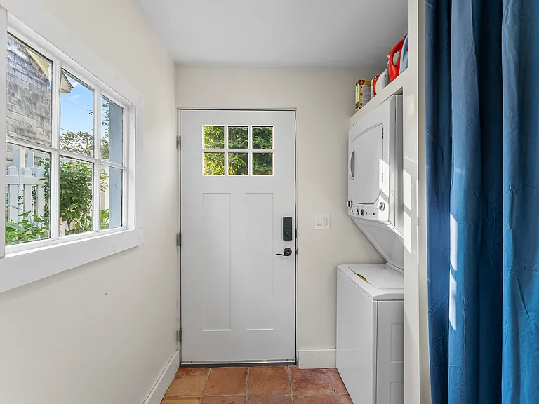 99 Midgley Ave #2 — Photo 11