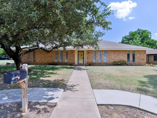 920 Sun Valley Dr, Denton, TX 76209