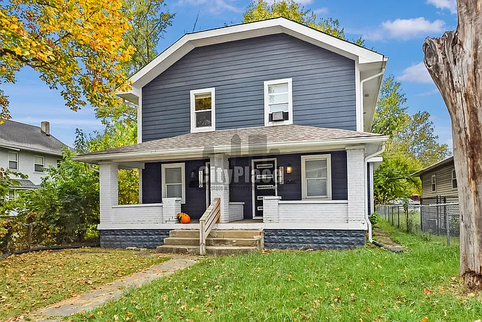 3 bed, 1.5 bath, 1250 sqft, $1,350 — Photo 3