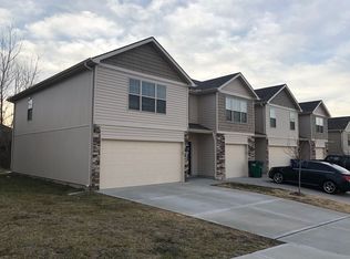 1423 NE Mary Ct, Grain Valley, MO 64029