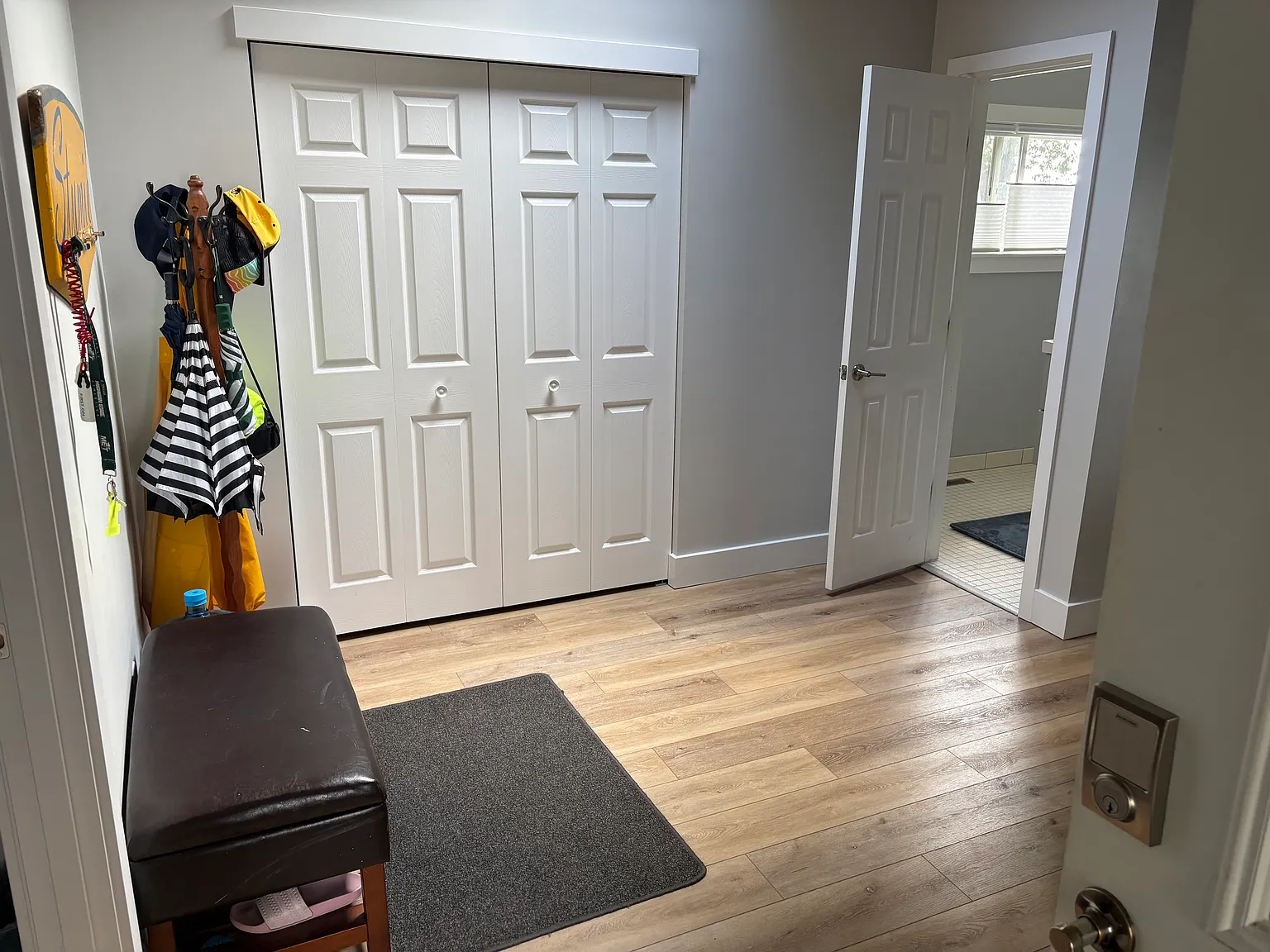 3 bed, 1100 sqft, $3,000 — Photo 3