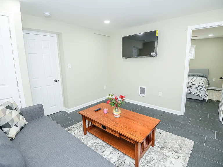 8007 Prince Georges Dr — Photo 19