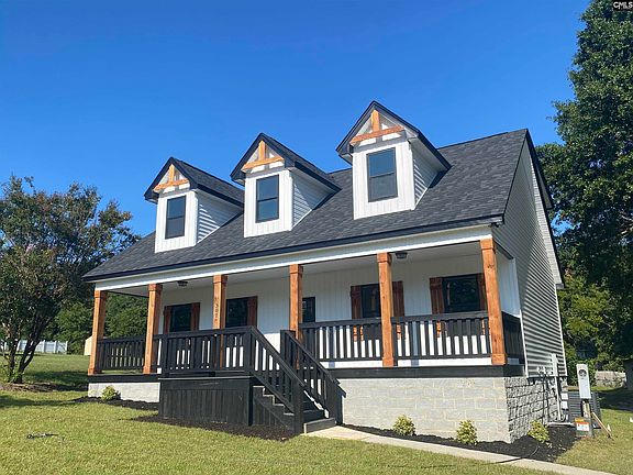 2nd image of 301 S Village Ln