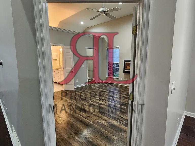 6716 Bethany Dr — Photo 15
