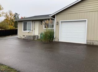 161 Barron Ct, Roseburg, OR 97471