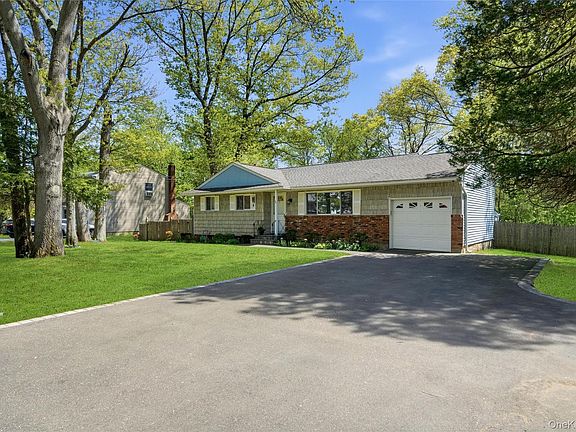 2nd image of 610 Beaver Lane