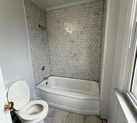 2nd image of 223 E Oakridge St APT 1