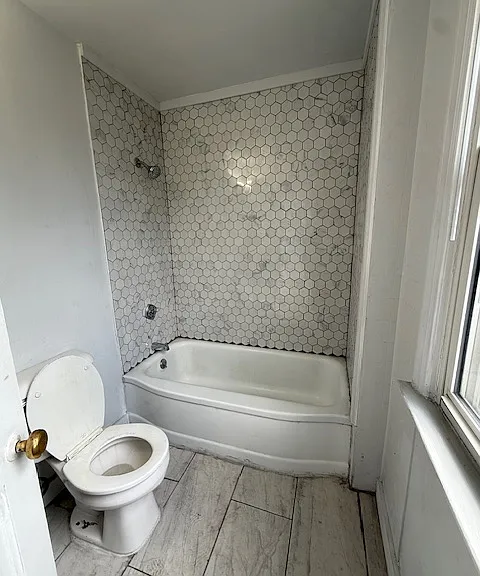 223 E Oakridge St #1 — Photo 2