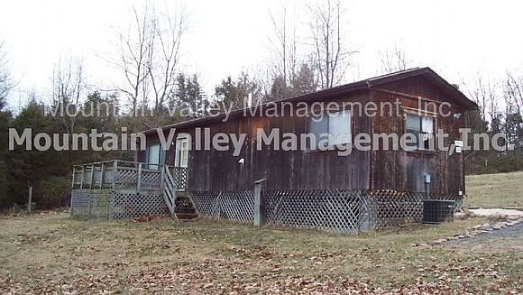 2nd image of 2908 Hidden Oaks Ln