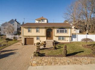 8 Harmony St, West Warwick, RI 02893