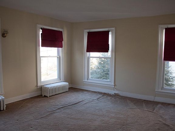 2nd image of 22 Main St