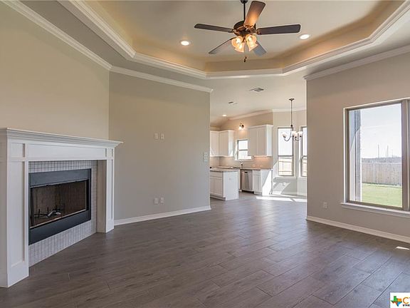 4th image of 405 Juniper Dr