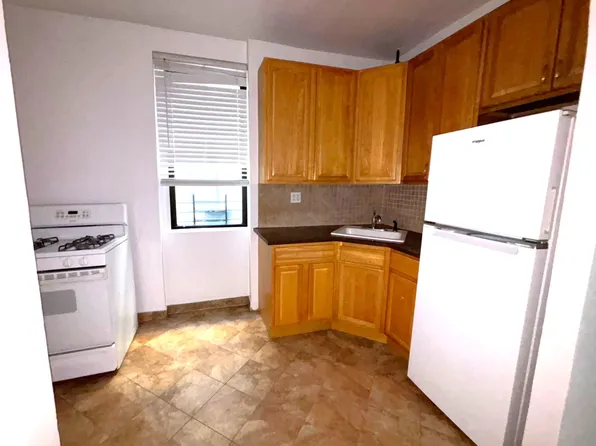 21-16 35th Street image 1 of 10