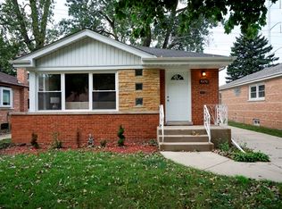 9432 Leamington St, Skokie, IL 60077