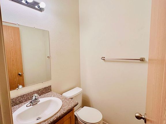 3rd image of 1620 W Lee St Unit 2