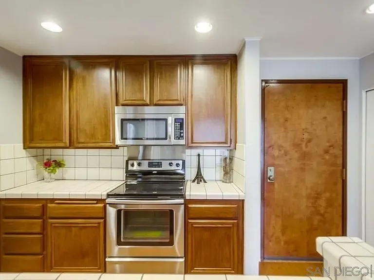 850 State St #328 — Photo 9