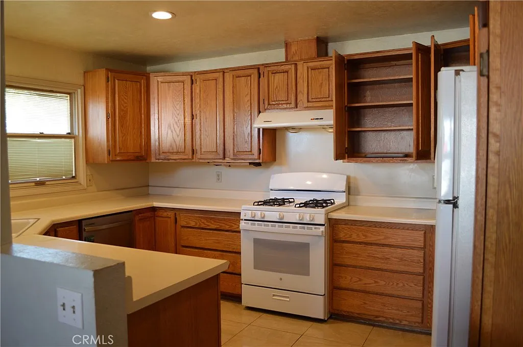 4 bed, 1722 sqft, $3,800 — Photo 3