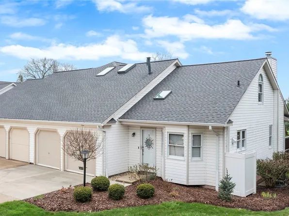 825-5 Hampton Cir, Aurora, OH 44202