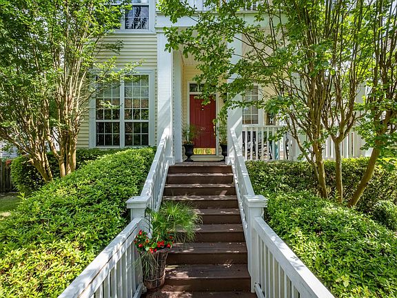 2nd image of 20 Deerberry Forest Cir