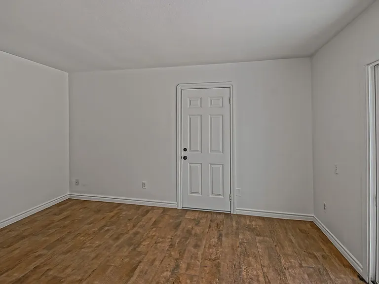 7148 Island Village Dr — Photo 18