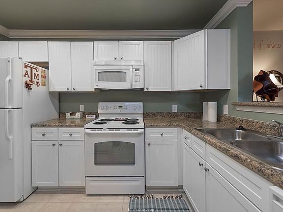 5th image of 1725 Harvey Mitchell Pkwy S APT 2433