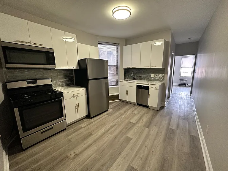 330 50th St #54A — Photo 1