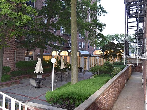 5th image of 54-44 Little Neck Pkwy APT 4M