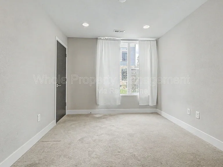 5737 W 17th Ave — Photo 5