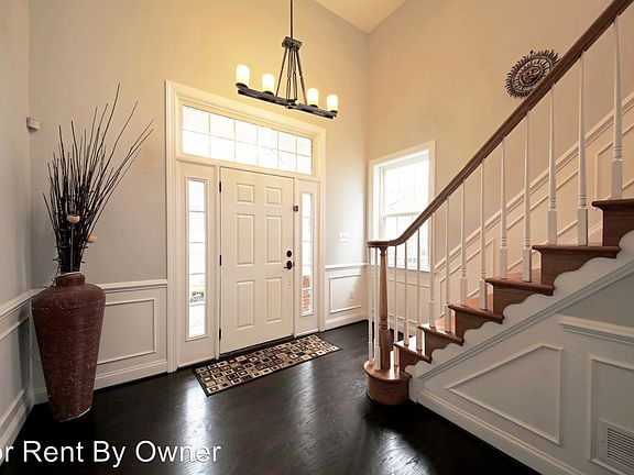3rd image of 7608 Brittany Parc Ct